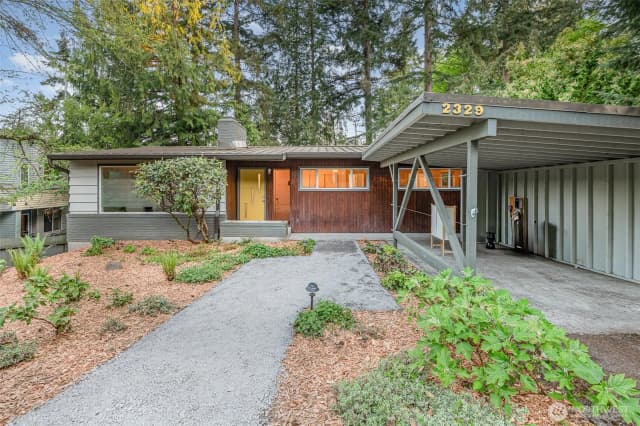 Property photo for 2329 Ne 103rd Street, Seattle