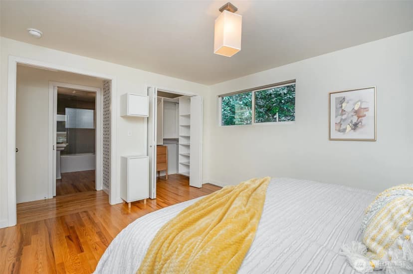 Property photo for 2329 Ne 103rd Street, Seattle photo 15