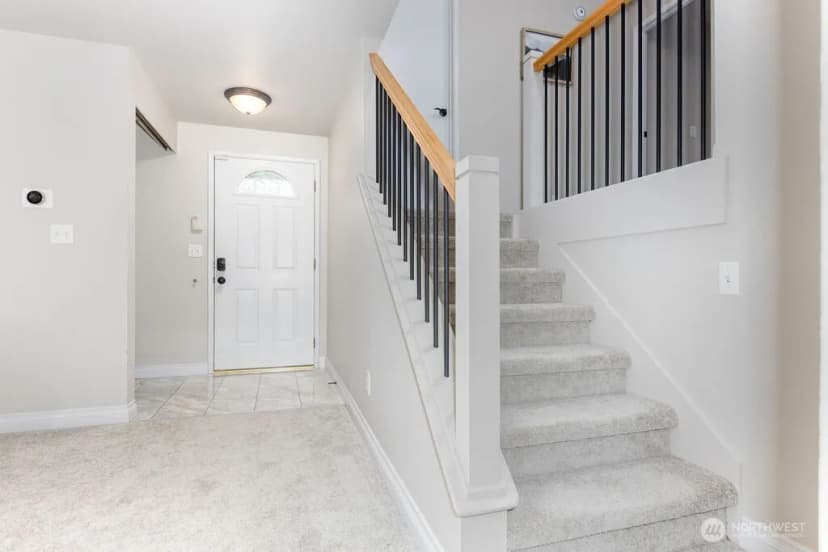 Property photo for 585 Mount Cedar Drive Sw, Issaquah photo 8