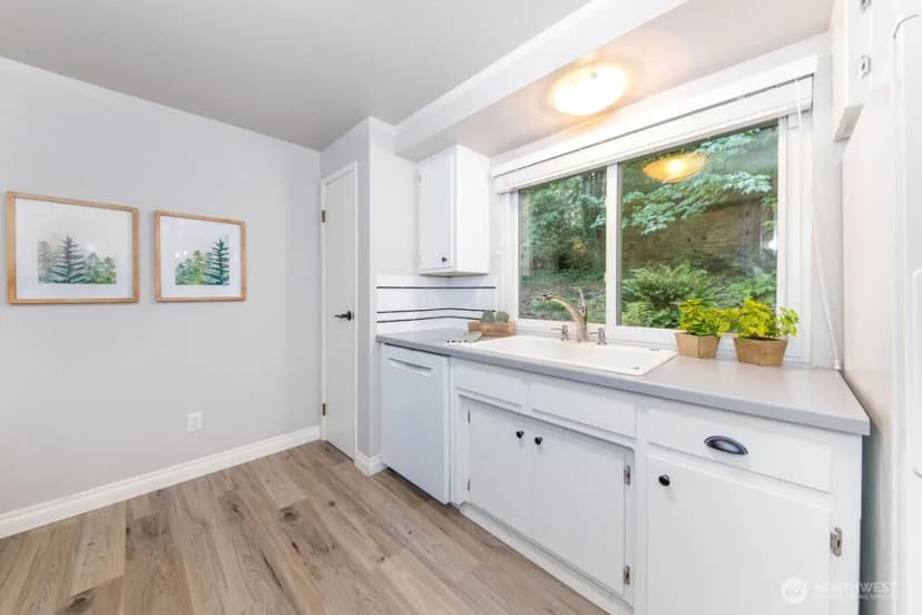 Property photo for 585 Mount Cedar Drive Sw, Issaquah photo 5