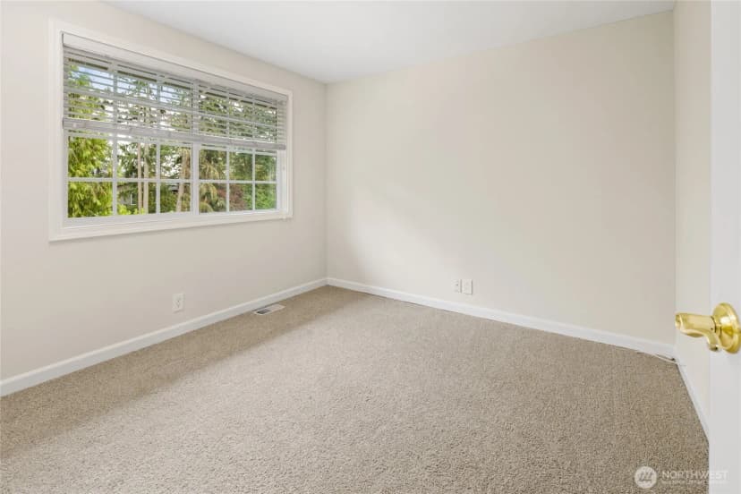 Property photo for 930 179th Place Ne, Bellevue photo 27