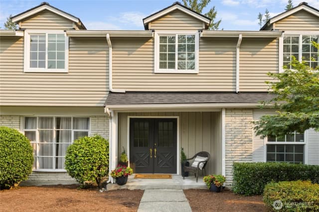 Property photo for 930 179th Place Ne, Bellevue photo 2