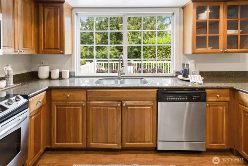 Property photo for 930 179th Place Ne, Bellevue photo 11