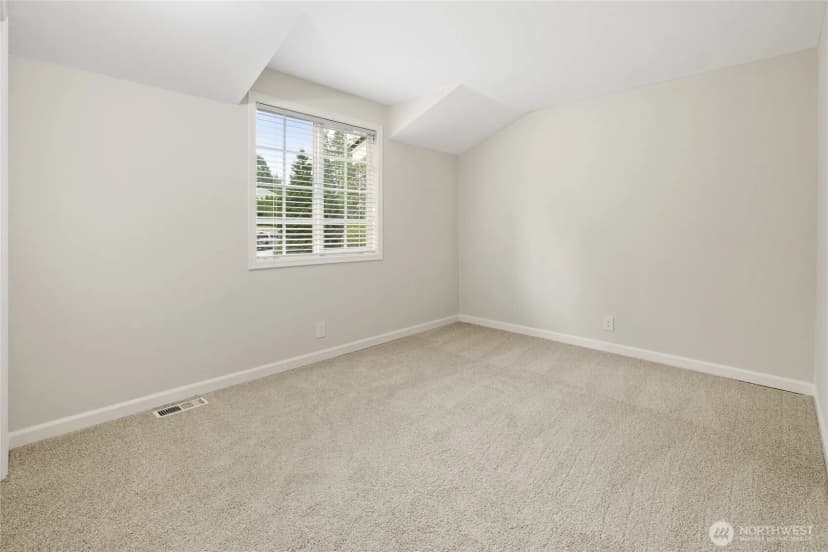 Property photo for 930 179th Place Ne, Bellevue photo 24
