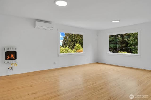 Property photo for 3810 Ne 155th Street, Lake Forest Park photo 4