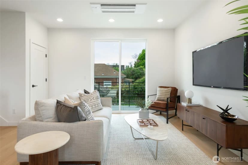 Property photo for 3639 34th Avenue W #b, Seattle photo 5