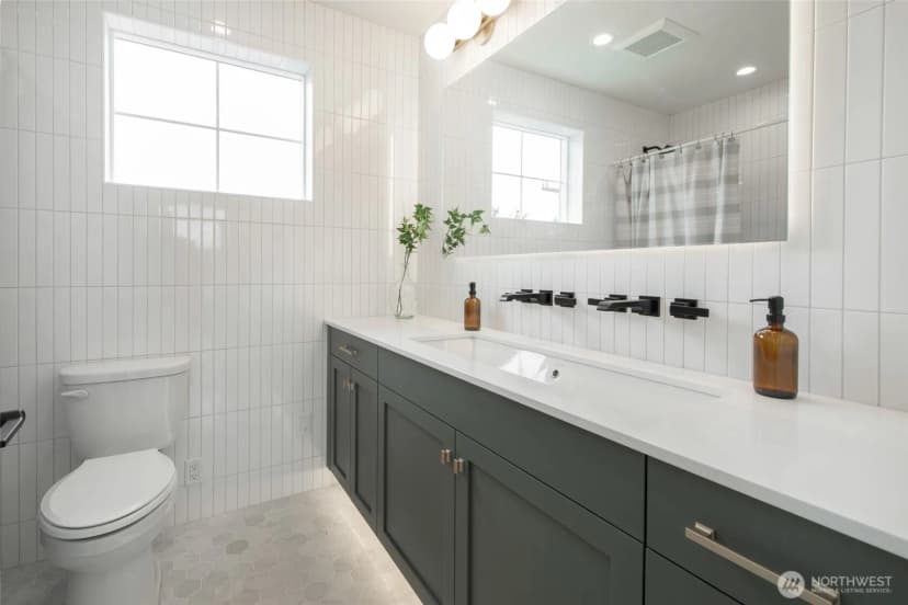 Property photo for 3639 34th Avenue W #b, Seattle photo 19