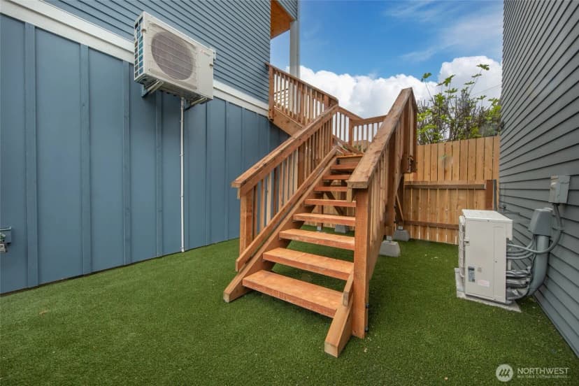 Property photo for 3639 34th Avenue W #b, Seattle photo 24
