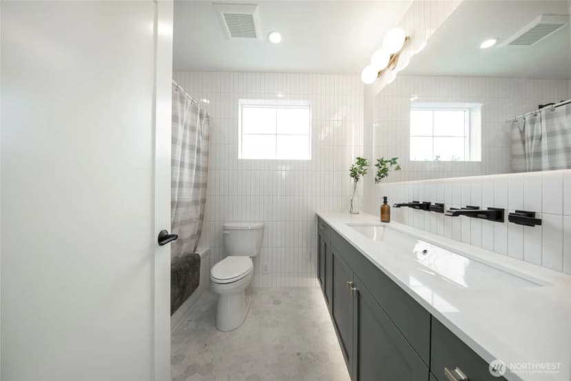 Property photo for 3639 34th Avenue W #b, Seattle photo 18