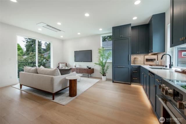 Property photo for 3639 34th Avenue W #b, Seattle photo 3