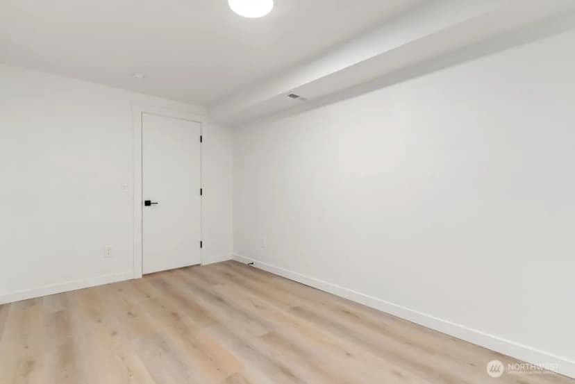Property photo for 11008 Maury Lane Sw, Lakewood photo 32