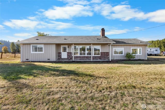 Property photo for 18008 202nd Street E, Orting photo 2