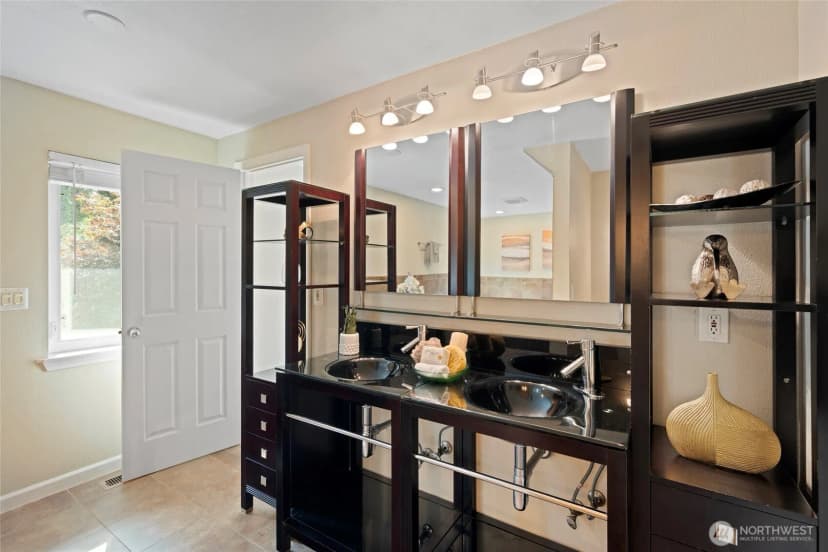 Property photo for 2327 117th Street, Seattle photo 16