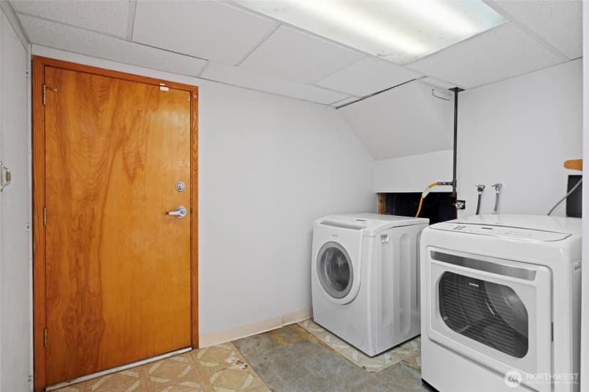 Property photo for 2327 117th Street, Seattle photo 26