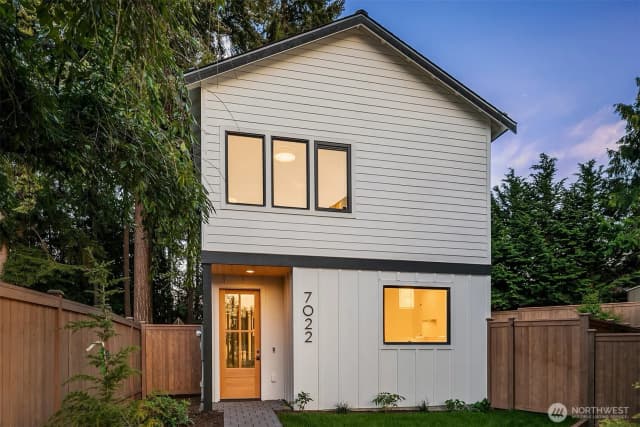 Property photo for 7022 127th Avenue Ne, Kirkland photo 2