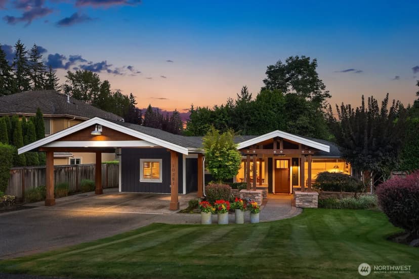 Property photo for 10261 Ne 21st Place, Bellevue