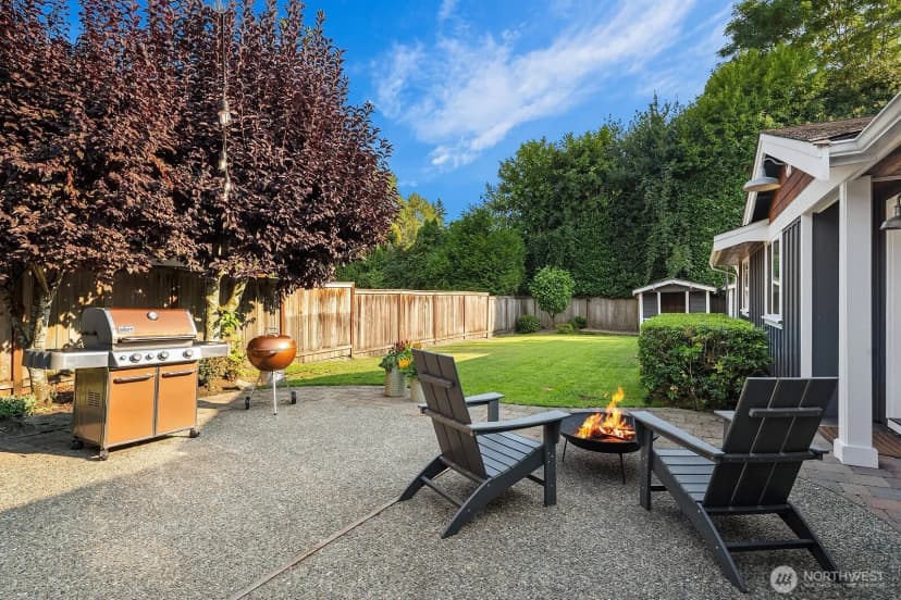 Property photo for 10261 Ne 21st Place, Bellevue photo 32