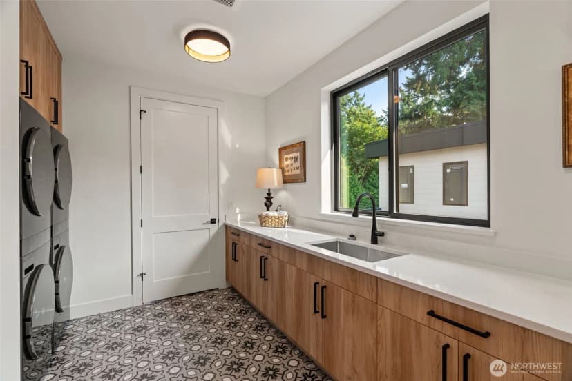 Property photo for 10648 Woodhaven Lane, Bellevue photo 24