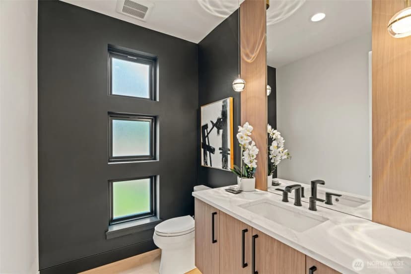 Property photo for 10648 Woodhaven Lane, Bellevue photo 13