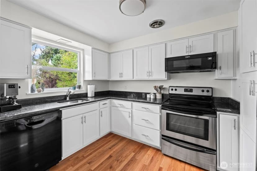 Property photo for 8403 34th Street W, University Place photo 22