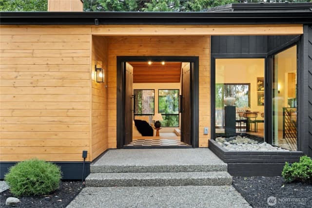 Property photo for 9320 Hoeder Lane, Bothell photo 3