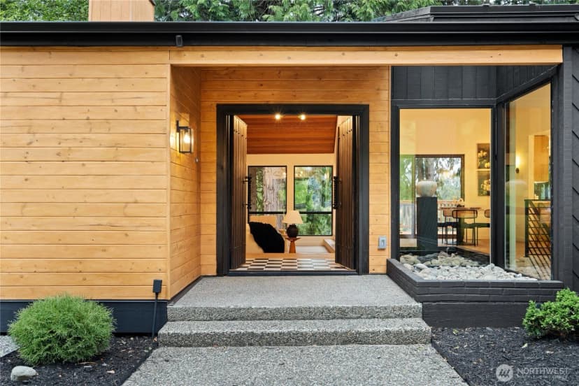 Property photo for 9320 Hoeder Lane, Bothell photo 3