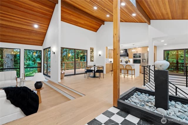 Property photo for 9320 Hoeder Lane, Bothell photo 4