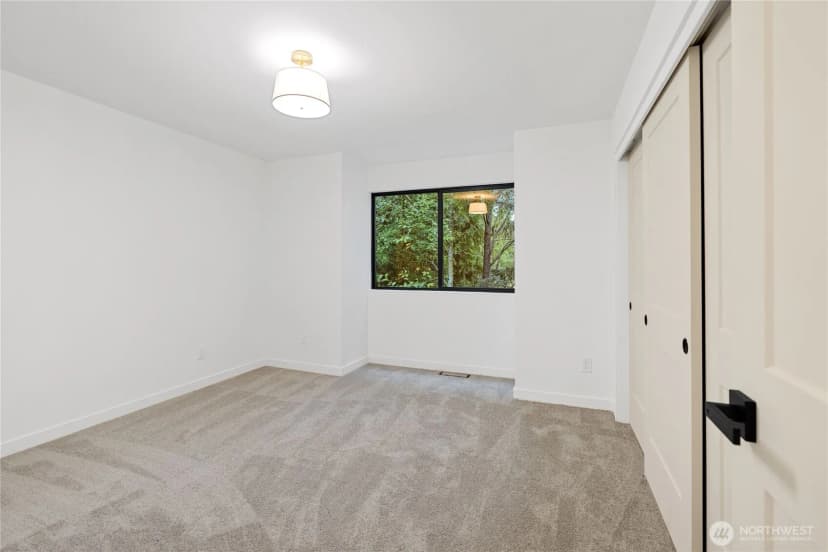 Property photo for 9320 Hoeder Lane, Bothell photo 17