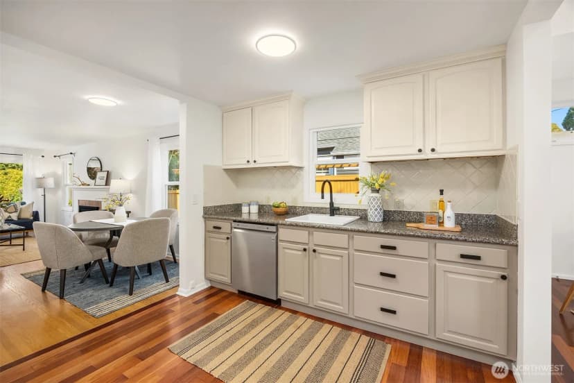 Property photo for 7054 38th Avenue Ne, Seattle photo 5