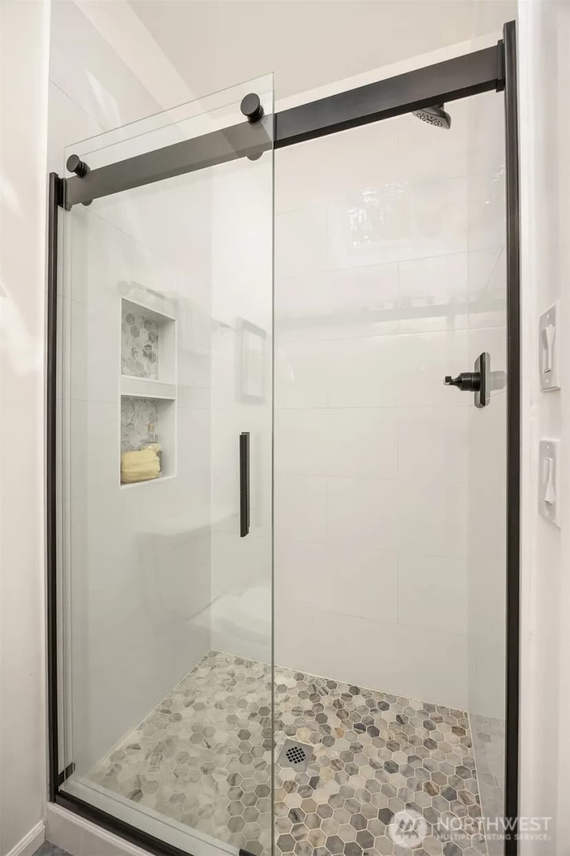 Property photo for 7054 38th Avenue Ne, Seattle photo 11