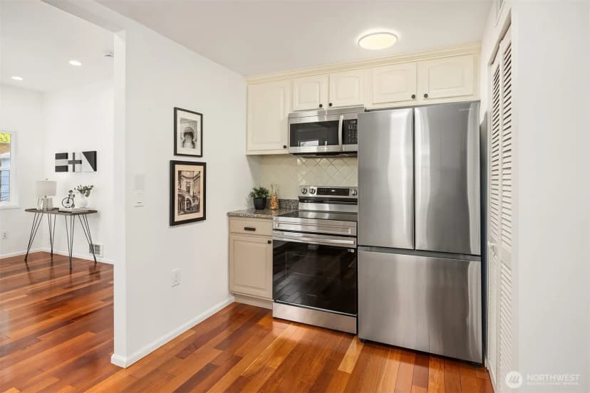 Property photo for 7054 38th Avenue Ne, Seattle photo 6