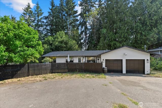 Property photo for 11719 35th Avenue Se, Everett photo 2