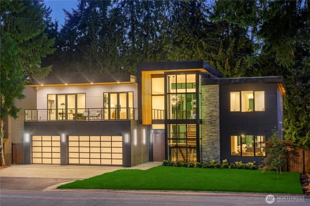 Property photo for 2435 109th Avenue Se, Bellevue