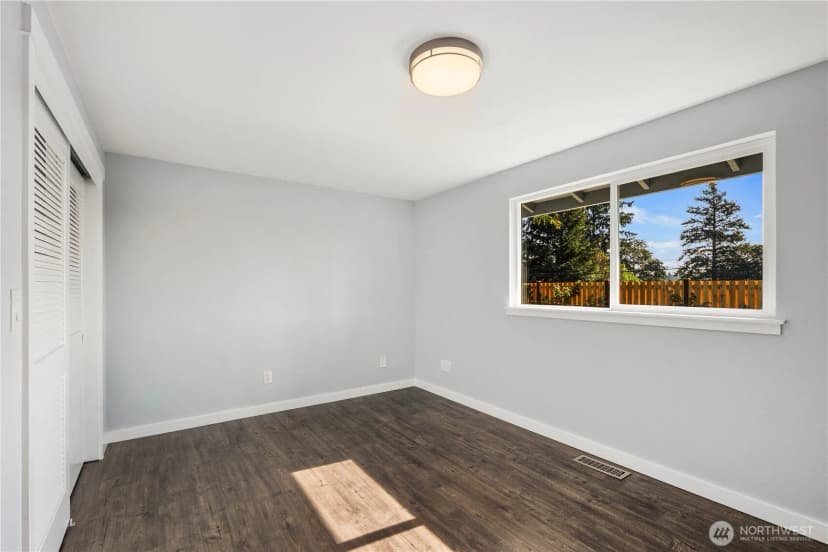 Property photo for 7505 76th Avenue Sw, Lakewood photo 25
