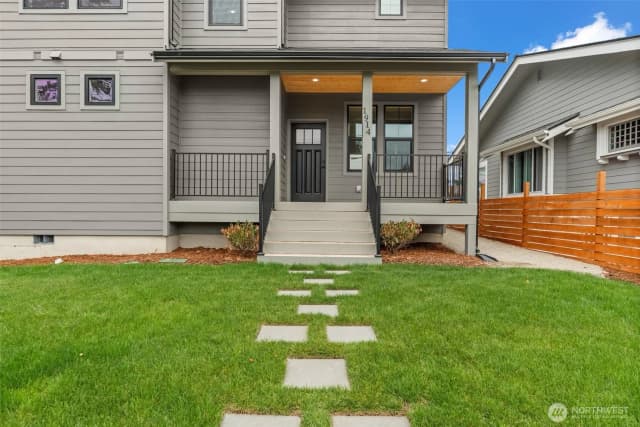 Property photo for 1914 4th Street, Bremerton photo 2