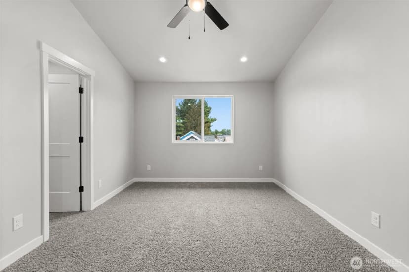 Property photo for 1914 4th Street, Bremerton photo 24