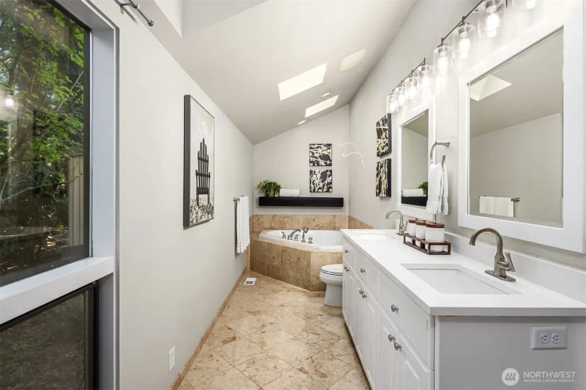 Property photo for 2410 Sahalee Drive W, Sammamish photo 26