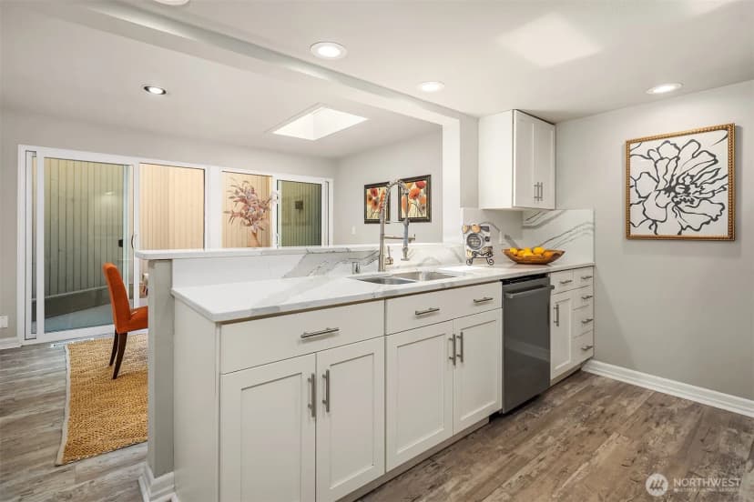 Property photo for 2410 Sahalee Drive W, Sammamish photo 11