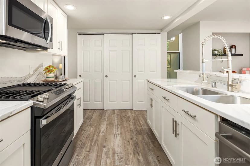 Property photo for 2410 Sahalee Drive W, Sammamish photo 14