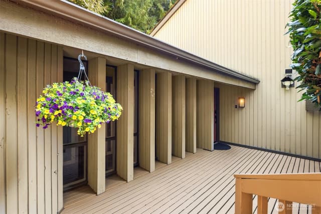 Property photo for 2410 Sahalee Drive W, Sammamish photo 3
