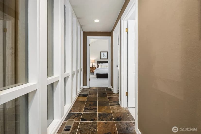 Property photo for 2410 Sahalee Drive W, Sammamish photo 22