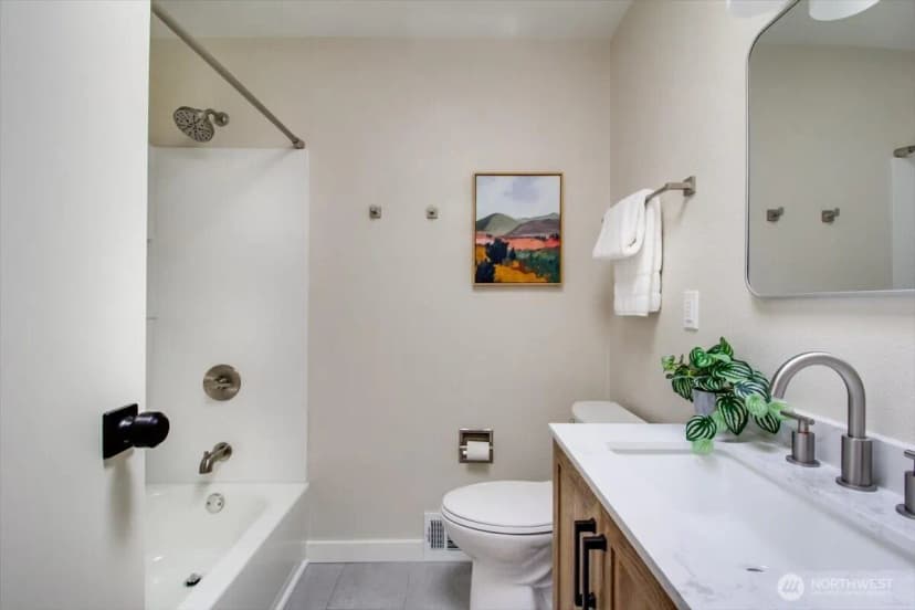 Property photo for 19209 2nd Avenue S, Des Moines photo 19