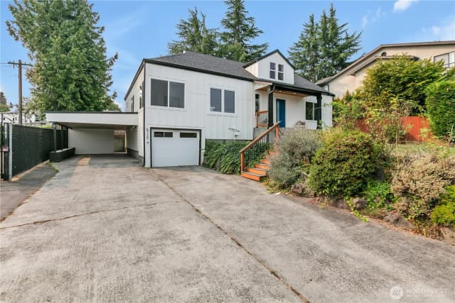 Property photo for 8739 S 113th Street, Seattle photo 5