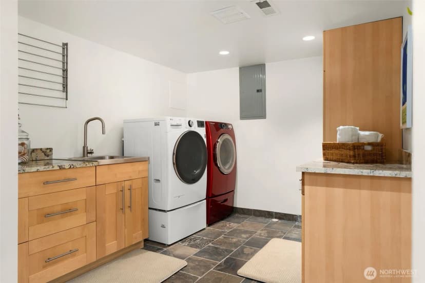 Property photo for 3211 37th Avenue Sw, Seattle photo 24