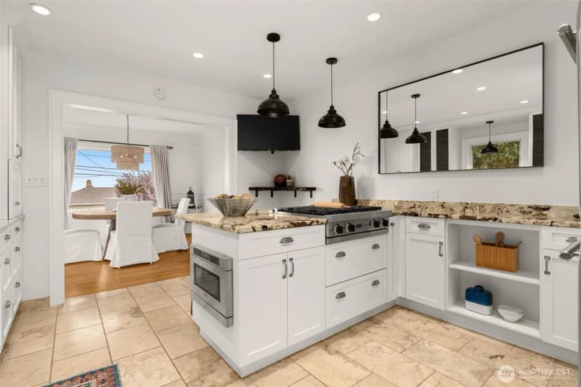 Property photo for 3211 37th Avenue Sw, Seattle photo 11