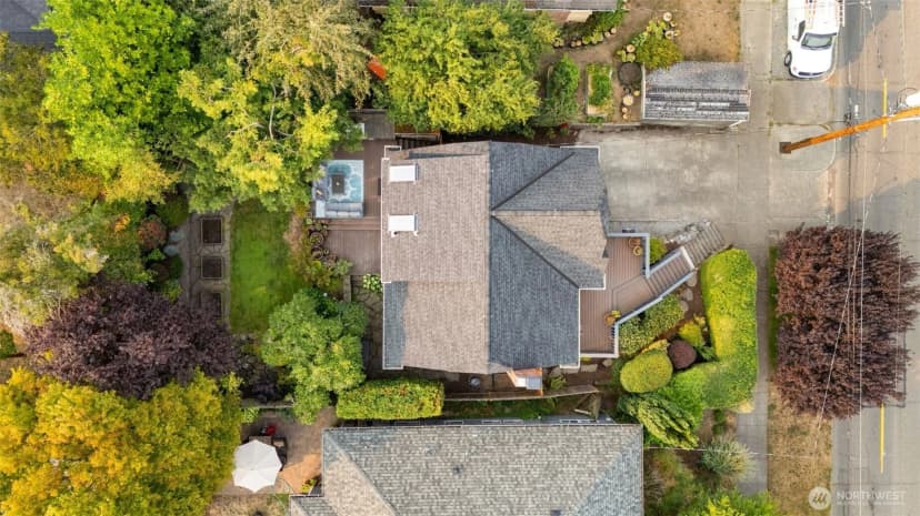 Property photo for 3211 37th Avenue Sw, Seattle photo 33