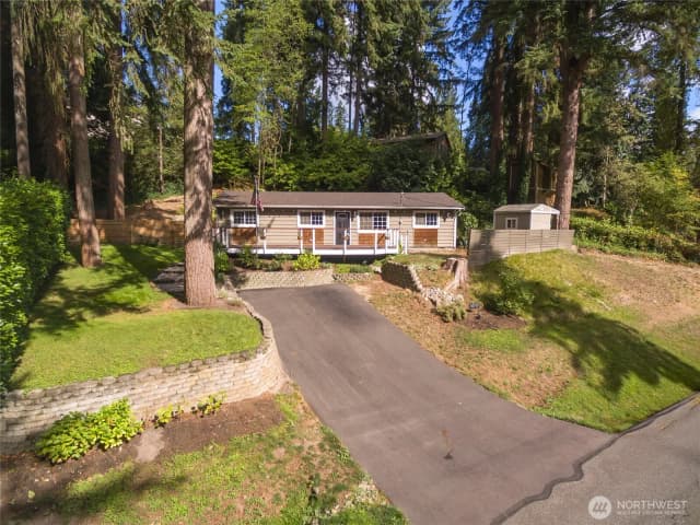 Property photo for 15717 180th Place Ne, Woodinville photo 2