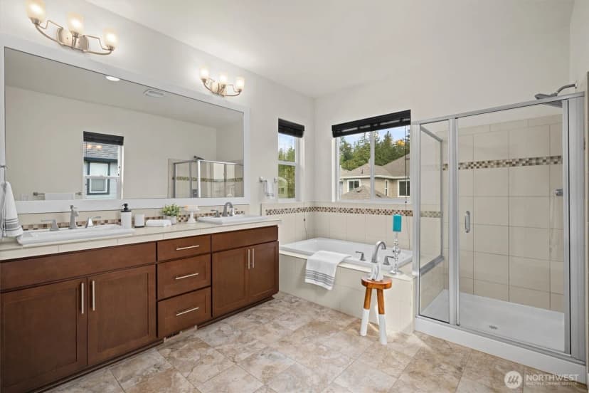Property photo for 1576 14th Place Ne, Issaquah photo 30