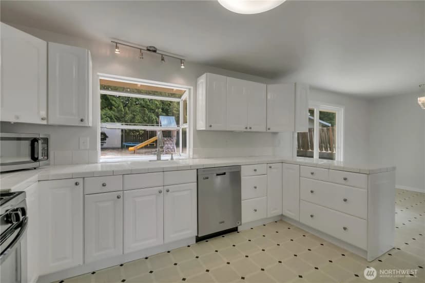 Property photo for 836 Hilltop Avenue, Kent photo 11