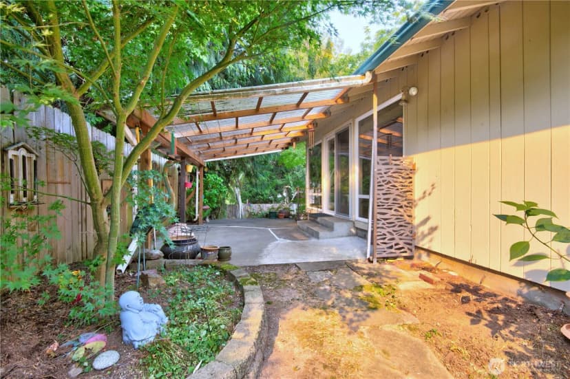 Property photo for 11731 Bartlett Avenue Ne, Seattle photo 19